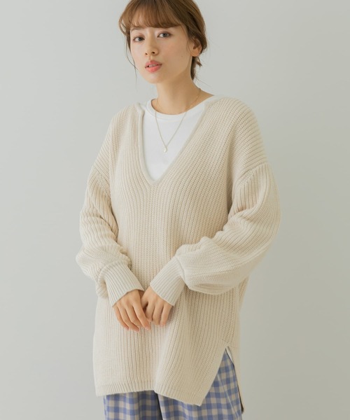 URBAN RESEARCH Sonny Label（アーバンリサーチサニーレーベル）の「深Vネックチュニックニットプルオーバー（ニット/セーター・レディース・ライトピンク/ブラック/アイボリー・FREE）」の11枚目の写真