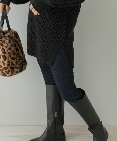 URBAN RESEARCH Sonny Label（アーバンリサーチサニーレーベル）の「深Vネックチュニックニットプルオーバー（ニット/セーター・レディース・ライトピンク/ブラック/アイボリー・FREE）」の16枚目の写真