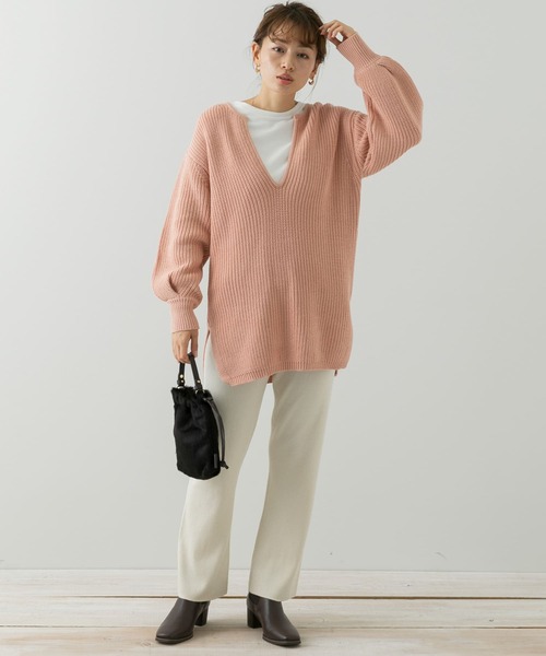 URBAN RESEARCH Sonny Label（アーバンリサーチサニーレーベル）の「深Vネックチュニックニットプルオーバー（ニット/セーター・レディース・ライトピンク/ブラック/アイボリー・FREE）」の7枚目の写真