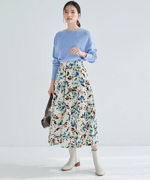 green label relaxing（グリーンレーベルリラクシング）の「フラワープリント ロング フレア スカート（スカート・レディース・ベージュ/ネイビー・38/36）」の4枚目の写真