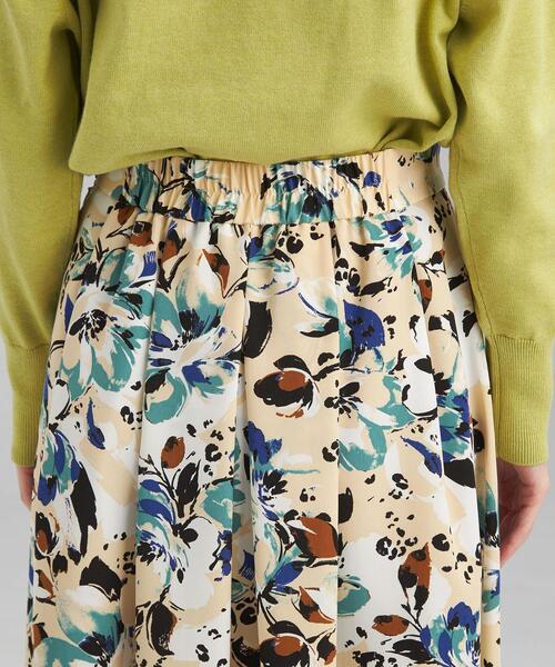 green label relaxing（グリーンレーベルリラクシング）の「フラワープリント ロング フレア スカート（スカート・レディース・ベージュ/ネイビー・38/36）」の10枚目の写真