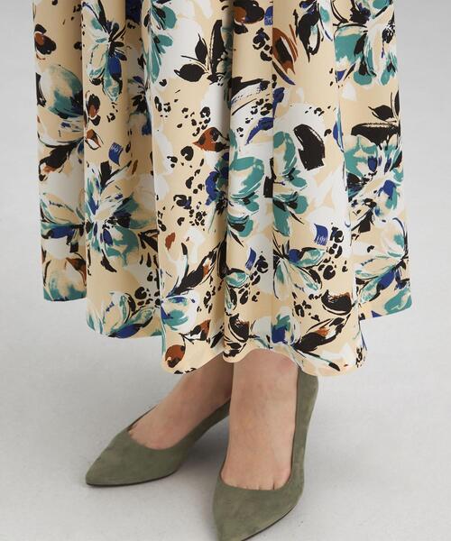 green label relaxing（グリーンレーベルリラクシング）の「フラワープリント ロング フレア スカート（スカート・レディース・ベージュ/ネイビー・38/36）」の12枚目の写真