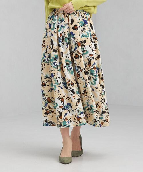 green label relaxing（グリーンレーベルリラクシング）の「フラワープリント ロング フレア スカート（スカート・レディース・ベージュ/ネイビー・38/36）」の15枚目の写真