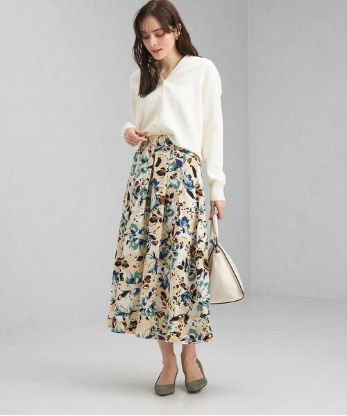 green label relaxing（グリーンレーベルリラクシング）の「フラワープリント ロング フレア スカート（スカート・レディース・ベージュ/ネイビー・38/36）」の16枚目の写真