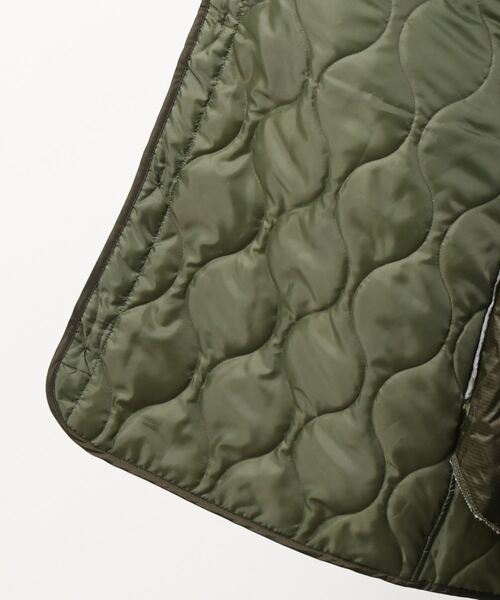 SPINNS（スピンズ）の「ビッグシルエット キルティングライナージャケット（ミリタリージャケット・メンズ・ブラック/カーキ・ONESIZE）」の4枚目の写真