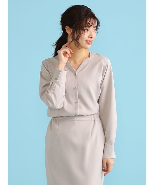 Perfect Suit FActory（パーフェクトスーツファクトリー）の「ダブルクロス　前開きトップス　ベージュ/サックス/ネイビー（シャツ/ブラウス・レディース・ネイビー/ベージュ/サックスブルー・S/L/M）」の2枚目の写真
