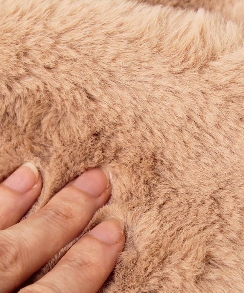 14+（イチヨンプラス）の「ファーティペット（マフラー・レディース・ブラック/オフホワイト/モカ・FREE）」の8枚目の写真