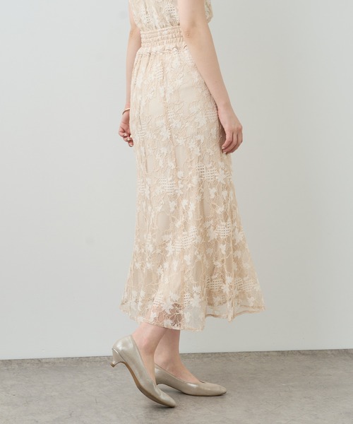 natural couture（ナチュラルクチュール）の「【セットアップ着用可・WEB限定】大人レディ感溢れる　カラーレースハギスカート（スカート・レディース・ブラック/オフホワイト/ブルー・FREE）」の7枚目の写真