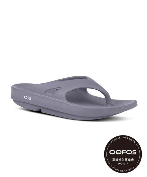 OOFOS（ウーフォス）の「《追加2》【OOFOS/ウーフォス】ORIGINAL：サンダル（サンダル・レディース・ブラック/ベージュ/グレー系その他/ナチュラル/パープル系その他3・23cm/24cm/25cm/22cm）」の3枚目の写真