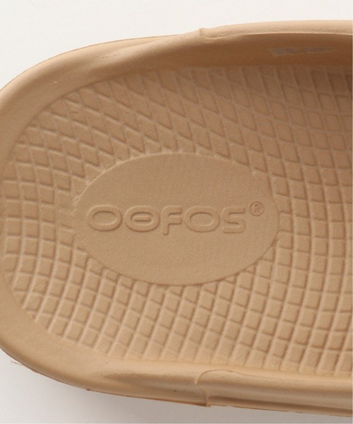 OOFOS（ウーフォス）の「《追加2》【OOFOS/ウーフォス】ORIGINAL：サンダル（サンダル・レディース・ブラック/ベージュ/グレー系その他/ナチュラル/パープル系その他3・23cm/24cm/25cm/22cm）」の22枚目の写真