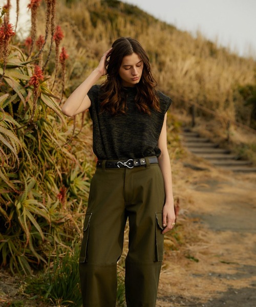soerte(ソエルテ)の「Sleeveless knit vest / スリーブレスニットベスト(ベスト・メンズ・ブラウン/カーキ・1/2/3)」の17枚目の写真