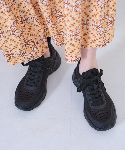 ORTR（オーアールティーアール）の「シューレースハイテクスニーカー OT3723（スニーカー・レディース・ブラック/ベージュ・40/38/39/41/42/35/36/37/34）」の5枚目の写真