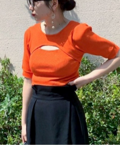 EPIMI E'PIMMY(エピミエピミー)の「2wayレイヤードライク肌見せリブニット(ニット/セーター・レディース・ブラック/オレンジ/アイボリー/ホワイト×ブラック・MEDIUM)」の1枚目の写真