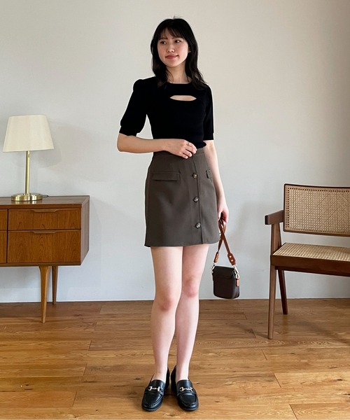 EPIMI E'PIMMY(エピミエピミー)の「2wayレイヤードライク肌見せリブニット(ニット/セーター・レディース・ブラック/オレンジ/アイボリー/ホワイト×ブラック・MEDIUM)」の20枚目の写真