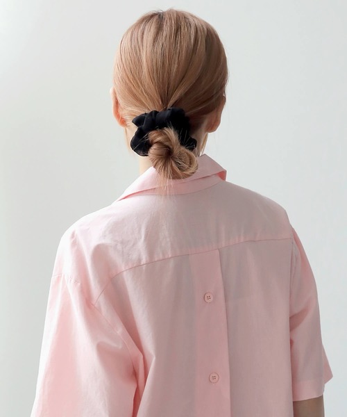 UNE MANSION（ユヌマンション）の「シフォンシャイニーシュシュ（シュシュ・レディース・ホワイト/スカイブルー/ブラック/ベージュ/ピンク・ONE SIZE）」の3枚目の写真