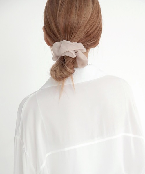 UNE MANSION（ユヌマンション）の「シフォンシャイニーシュシュ（シュシュ・レディース・ホワイト/スカイブルー/ブラック/ベージュ/ピンク・ONE SIZE）」の14枚目の写真