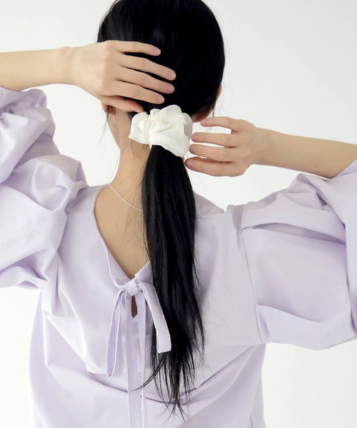 UNE MANSION（ユヌマンション）の「シフォンシャイニーシュシュ（シュシュ・レディース・ホワイト/スカイブルー/ブラック/ベージュ/ピンク・ONE SIZE）」の6枚目の写真