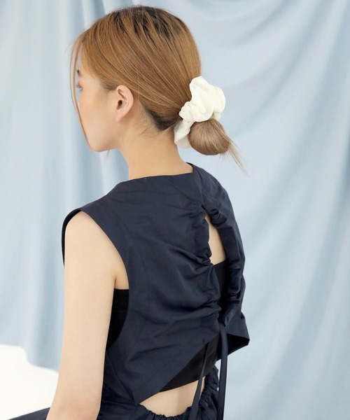 UNE MANSION（ユヌマンション）の「シフォンシャイニーシュシュ（シュシュ・レディース・ホワイト/スカイブルー/ブラック/ベージュ/ピンク・ONE SIZE）」の10枚目の写真