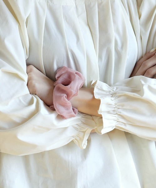 UNE MANSION（ユヌマンション）の「シフォンシャイニーシュシュ（シュシュ・レディース・ホワイト/スカイブルー/ブラック/ベージュ/ピンク・ONE SIZE）」の15枚目の写真