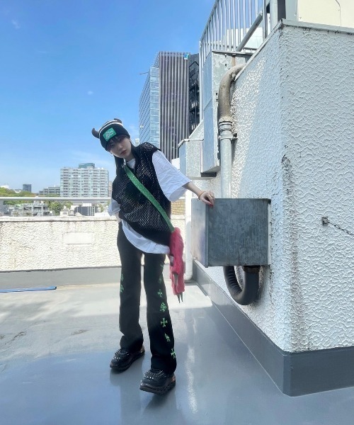 XU（エックスユー）の「【XU/エックスユー】mesh knit vest/メッシュニットベスト Vネックベスト アミアミニット アミアミベスト 重ね着 レイヤード（ベスト・メンズ・ブラック/アイボリー・ONE SIZE）」の12枚目の写真