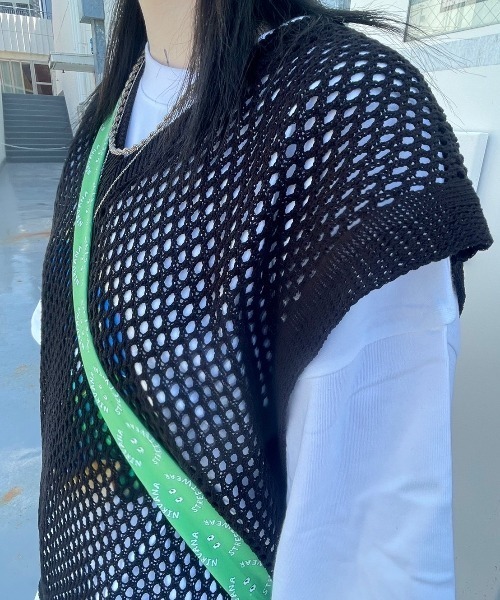 XU（エックスユー）の「【XU/エックスユー】mesh knit vest/メッシュニットベスト Vネックベスト アミアミニット アミアミベスト 重ね着 レイヤード（ベスト・メンズ・ブラック/アイボリー・ONE SIZE）」の14枚目の写真