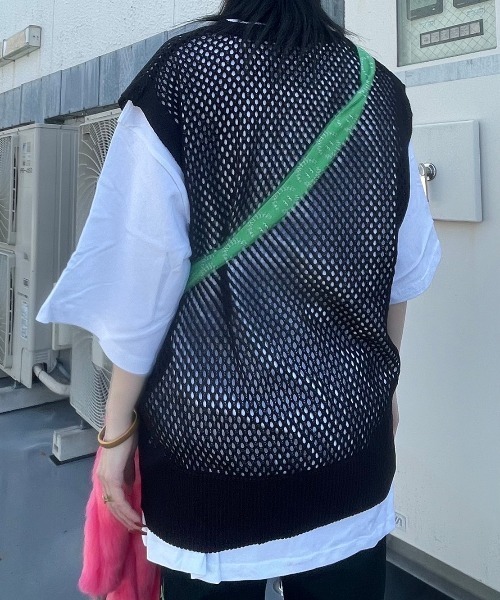 XU（エックスユー）の「【XU/エックスユー】mesh knit vest/メッシュニットベスト Vネックベスト アミアミニット アミアミベスト 重ね着 レイヤード（ベスト・メンズ・ブラック/アイボリー・ONE SIZE）」の15枚目の写真