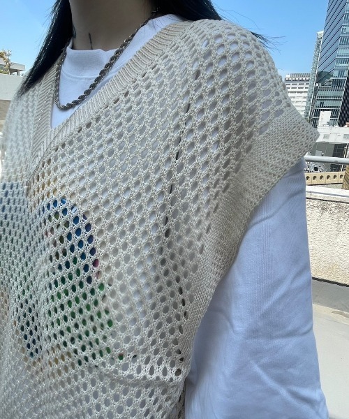 XU（エックスユー）の「【XU/エックスユー】mesh knit vest/メッシュニットベスト Vネックベスト アミアミニット アミアミベスト 重ね着 レイヤード（ベスト・メンズ・ブラック/アイボリー・ONE SIZE）」の4枚目の写真