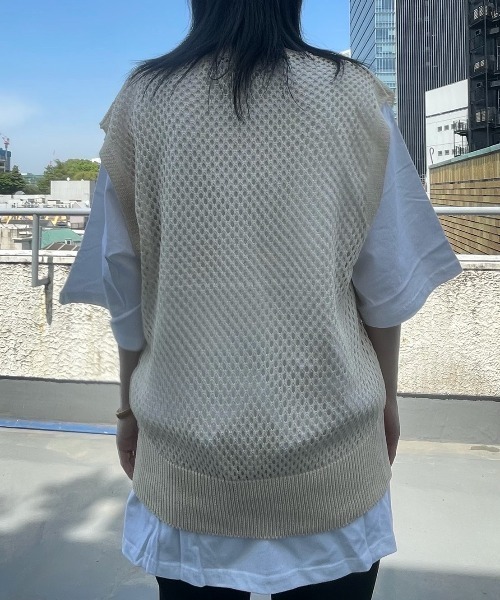 XU（エックスユー）の「【XU/エックスユー】mesh knit vest/メッシュニットベスト Vネックベスト アミアミニット アミアミベスト 重ね着 レイヤード（ベスト・メンズ・ブラック/アイボリー・ONE SIZE）」の5枚目の写真