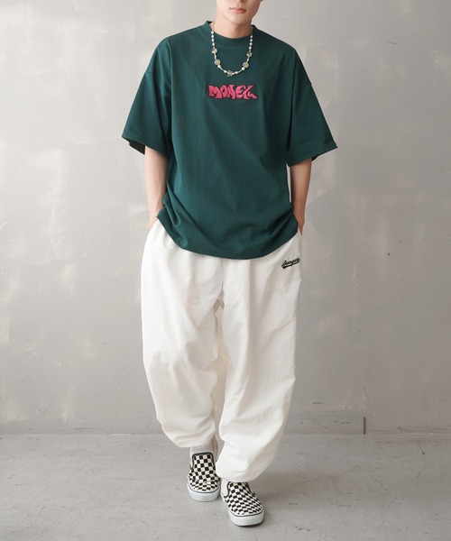 SPINNS（スピンズ）の「【ビッグシルエット】MONEY グラフィックロゴ ビッグTシャツ（Tシャツ/カットソー・メンズ・ホワイト/オレンジ/グリーン/ブラック/サックスブルー・ONESIZE）」の10枚目の写真