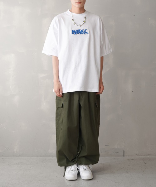 SPINNS（スピンズ）の「【ビッグシルエット】MONEY グラフィックロゴ ビッグTシャツ（Tシャツ/カットソー・メンズ・ホワイト/オレンジ/グリーン/ブラック/サックスブルー・ONESIZE）」の14枚目の写真