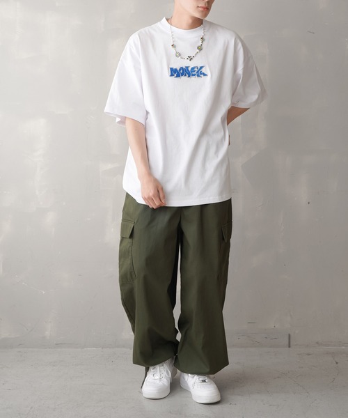 SPINNS（スピンズ）の「【ビッグシルエット】MONEY グラフィックロゴ ビッグTシャツ（Tシャツ/カットソー・メンズ・ホワイト/オレンジ/グリーン/ブラック/サックスブルー・ONESIZE）」の17枚目の写真