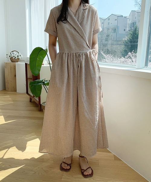 me+em select(ミームセレクト)の「ギンガムチェックテーラードラップロングワンピース(ワンピース・レディース・ブルー/ブラック/ベージュ・FREE)」の1枚目の写真