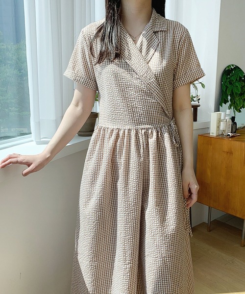 me+em select(ミームセレクト)の「ギンガムチェックテーラードラップロングワンピース(ワンピース・レディース・ブルー/ブラック/ベージュ・FREE)」の15枚目の写真