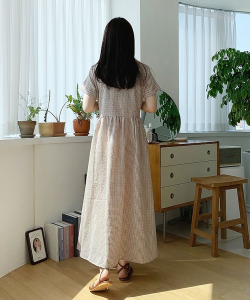 me+em select(ミームセレクト)の「ギンガムチェックテーラードラップロングワンピース(ワンピース・レディース・ブルー/ブラック/ベージュ・FREE)」の16枚目の写真