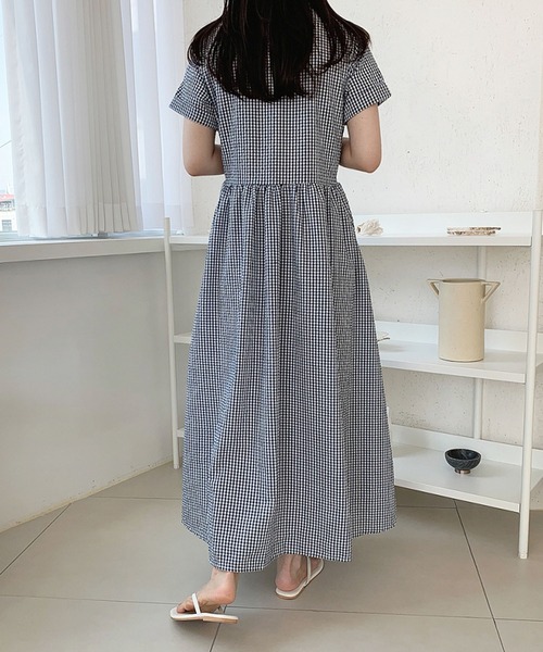 me+em select(ミームセレクト)の「ギンガムチェックテーラードラップロングワンピース(ワンピース・レディース・ブルー/ブラック/ベージュ・FREE)」の11枚目の写真