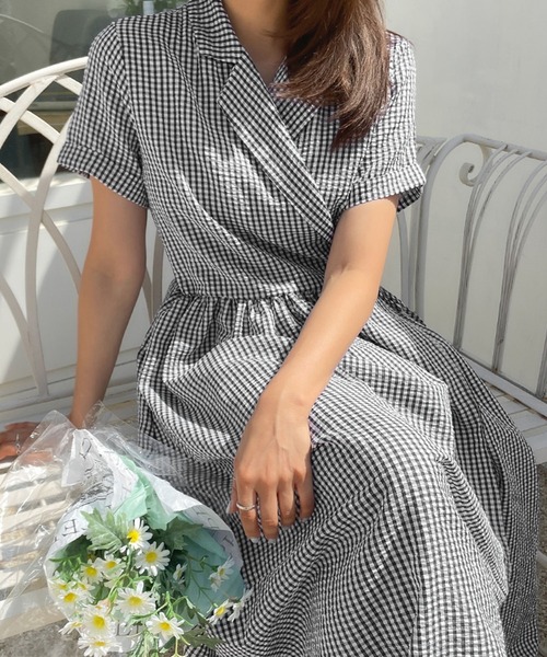 me+em select(ミームセレクト)の「ギンガムチェックテーラードラップロングワンピース(ワンピース・レディース・ブルー/ブラック/ベージュ・FREE)」の18枚目の写真