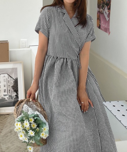 me+em select(ミームセレクト)の「ギンガムチェックテーラードラップロングワンピース(ワンピース・レディース・ブルー/ブラック/ベージュ・FREE)」の20枚目の写真