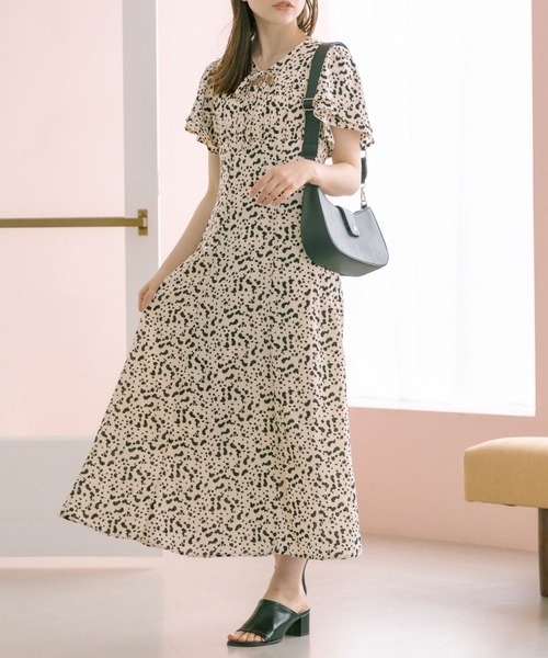 OLIVE des OLIVE（オリーブデオリーブ）の「魅力的レディフレア袖胸開きワンピース（ワンピース・レディース・ブラック/オフホワイト/アイボリー・FREE）」の8枚目の写真