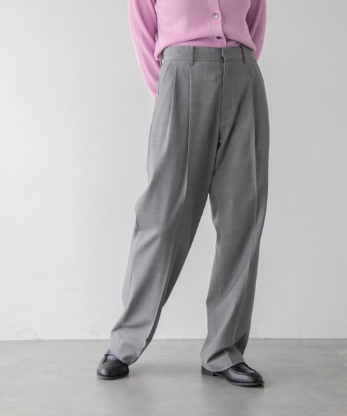 yuw(ユウ)の「ツータックトラウザー 298549(その他パンツ・レディース・ブラック/グレー・MEDIUM/LARGE)」の2枚目の写真