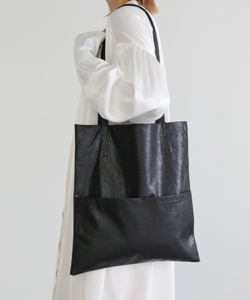 select MOCA(セレクトモカ)の「フェイクレザートートバッグ(トートバッグ・レディース・ブラック/ベージュ・FREE)」の2枚目の写真