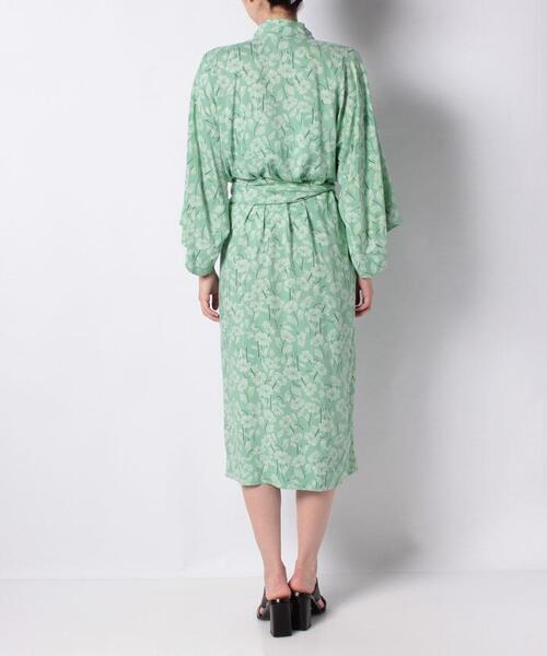 agnes b.(アニエスベー)の「IBP2 ROBE フラワープリントワンピース(ワンピース・レディース・グリーン系その他・3/2/1)」の4枚目の写真