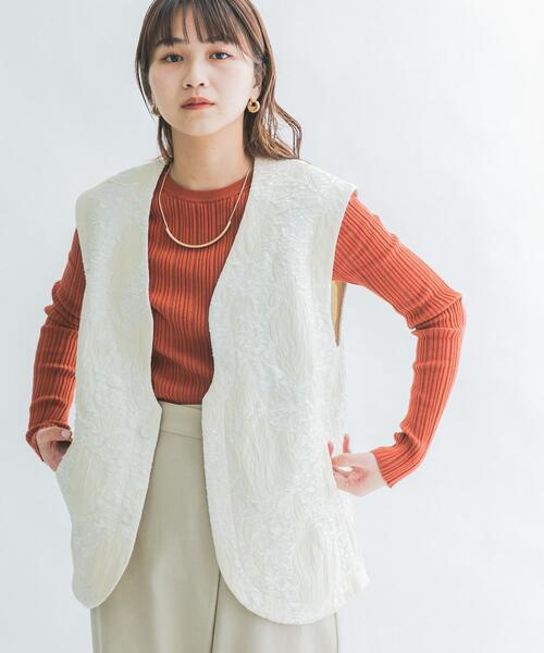 KBF（ケイビーエフ）の「BIGジャガードベスト（ベスト・レディース・アイボリー/ベージュ系その他/ネイビー・ONE）」の4枚目の写真