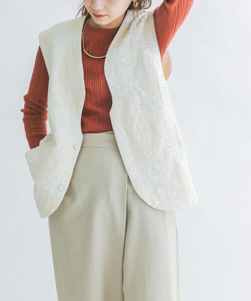 KBF（ケイビーエフ）の「BIGジャガードベスト（ベスト・レディース・アイボリー/ベージュ系その他/ネイビー・ONE）」の5枚目の写真