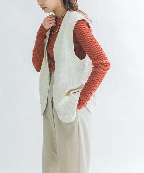 KBF（ケイビーエフ）の「BIGジャガードベスト（ベスト・レディース・アイボリー/ベージュ系その他/ネイビー・ONE）」の6枚目の写真