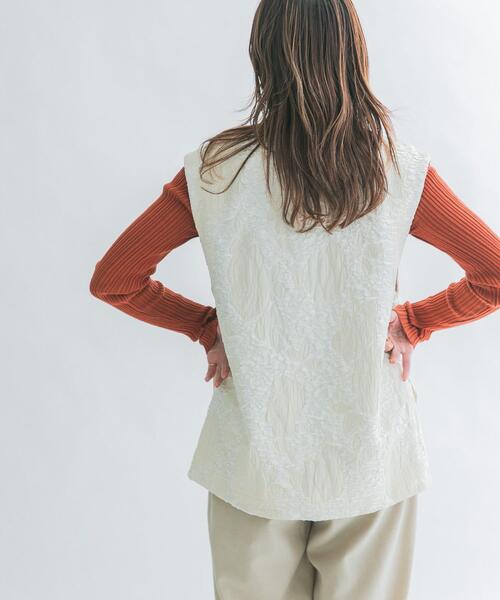 KBF（ケイビーエフ）の「BIGジャガードベスト（ベスト・レディース・アイボリー/ベージュ系その他/ネイビー・ONE）」の8枚目の写真