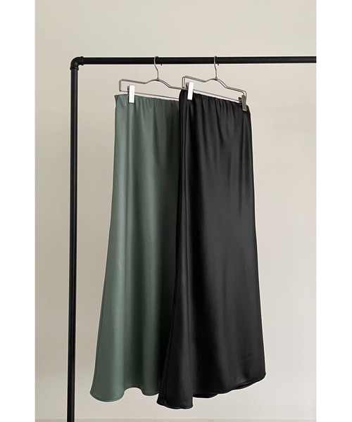 LA PEAU DE GEM（ラポドゥジェム）の「【LA PEAU DE GEM】バイアスマーメイドロングスカート（スカート・レディース・ブラック/カーキ・FREE）」の12枚目の写真