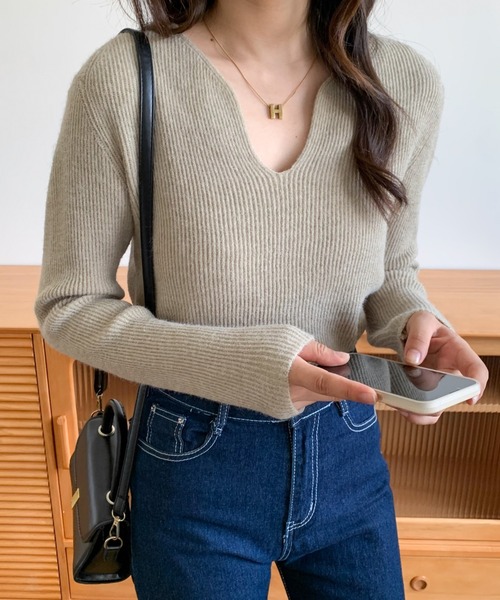 ABITOKYO(アビトーキョー)の「キーネックリブニットプルオーバー(ニット/セーター・レディース・ベージュ/ブラック/ブラウン/アイボリー・FREE)」の21枚目の写真