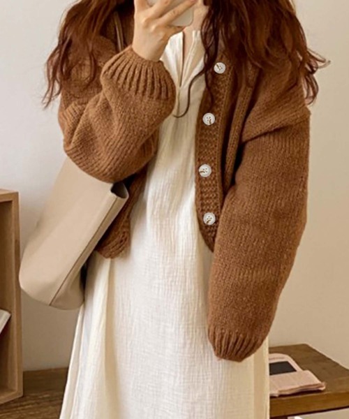 Girly Doll(ガーリードール)の「ショート丈ルーズニットカーディガン(カーディガン/ボレロ・レディース・ピンク/ブルー/ベージュ/ライトブラウン/イエロー/カーキ/ライトグリーン/ライトパープル/グレー/ブラック・F)」の14枚目の写真
