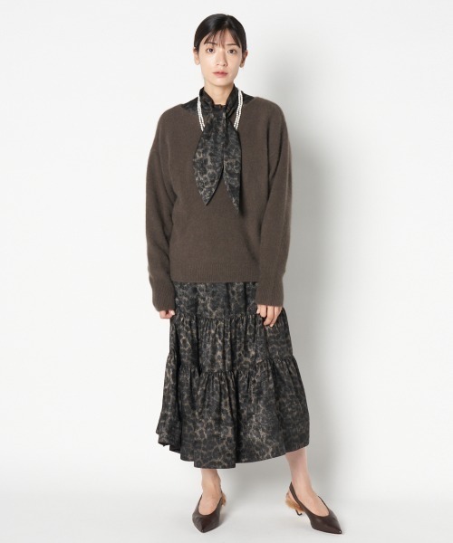 HELIOPOLE(エリオポール)の「RACCOON 2WAY NECK PULLOVER(ニット/セーター・レディース・アイボリー/ブラウン/ピンク/グレー・38)」の5枚目の写真