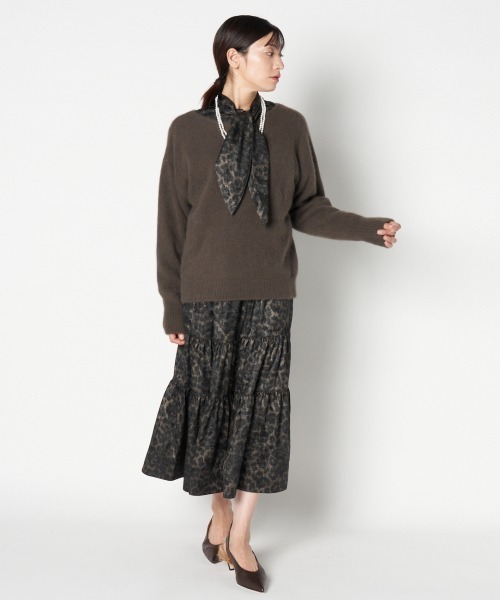 HELIOPOLE(エリオポール)の「RACCOON 2WAY NECK PULLOVER(ニット/セーター・レディース・アイボリー/ブラウン/ピンク/グレー・38)」の6枚目の写真